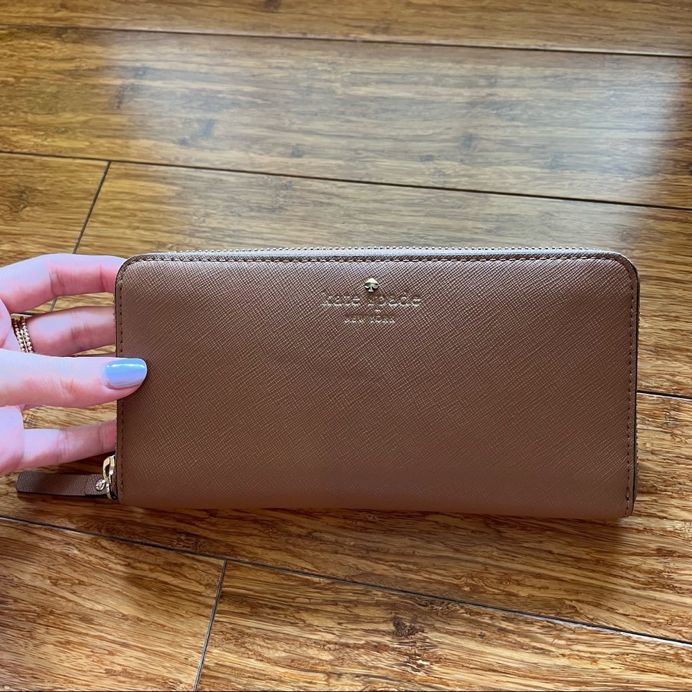 Kate Spade Continental Wallet in Brown